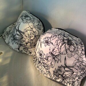 Torrid Curve 44DD Lightly Padded black and white floral balconette bra‎